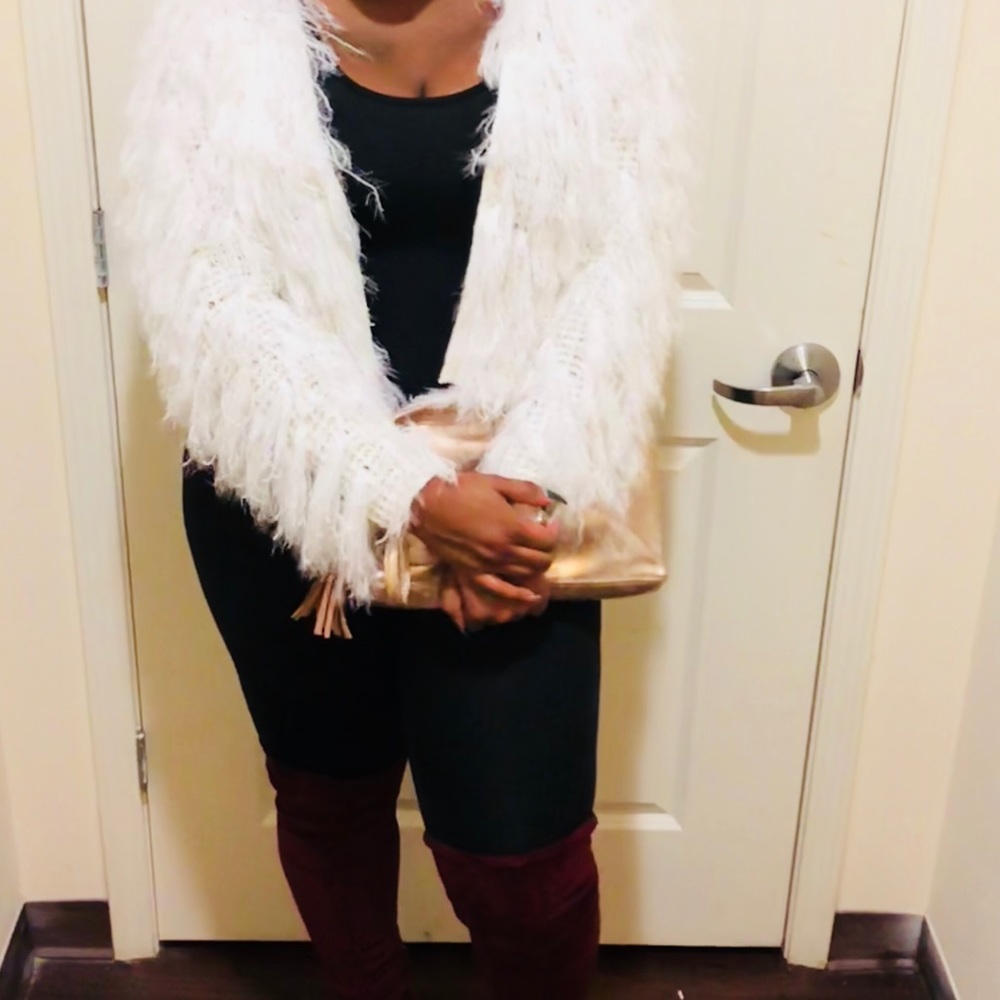 Sweater/ jacket/fur - Picture 2 of 4